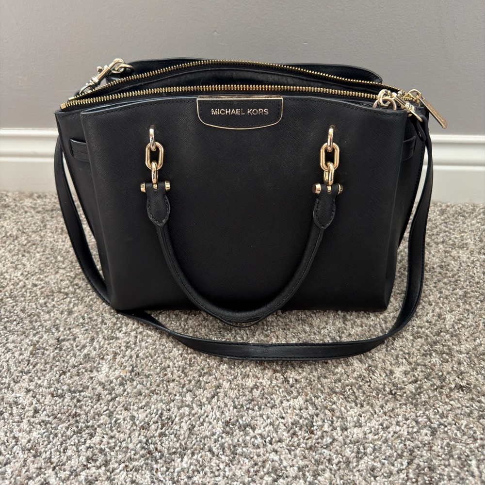 Michael Kors Rochelle Purse with Gold accents